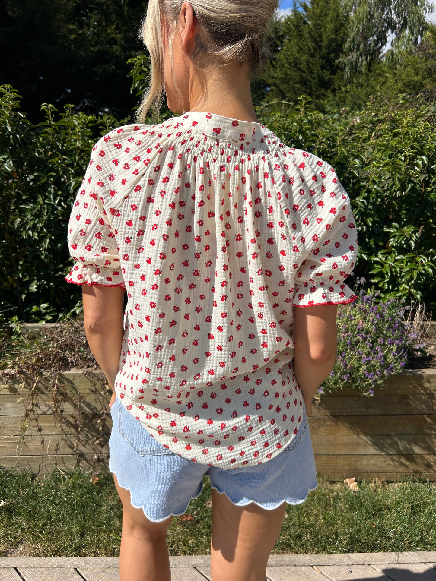 Flossy shirt