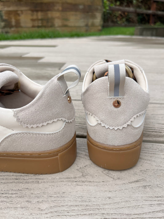 Ciara Trainer Stone