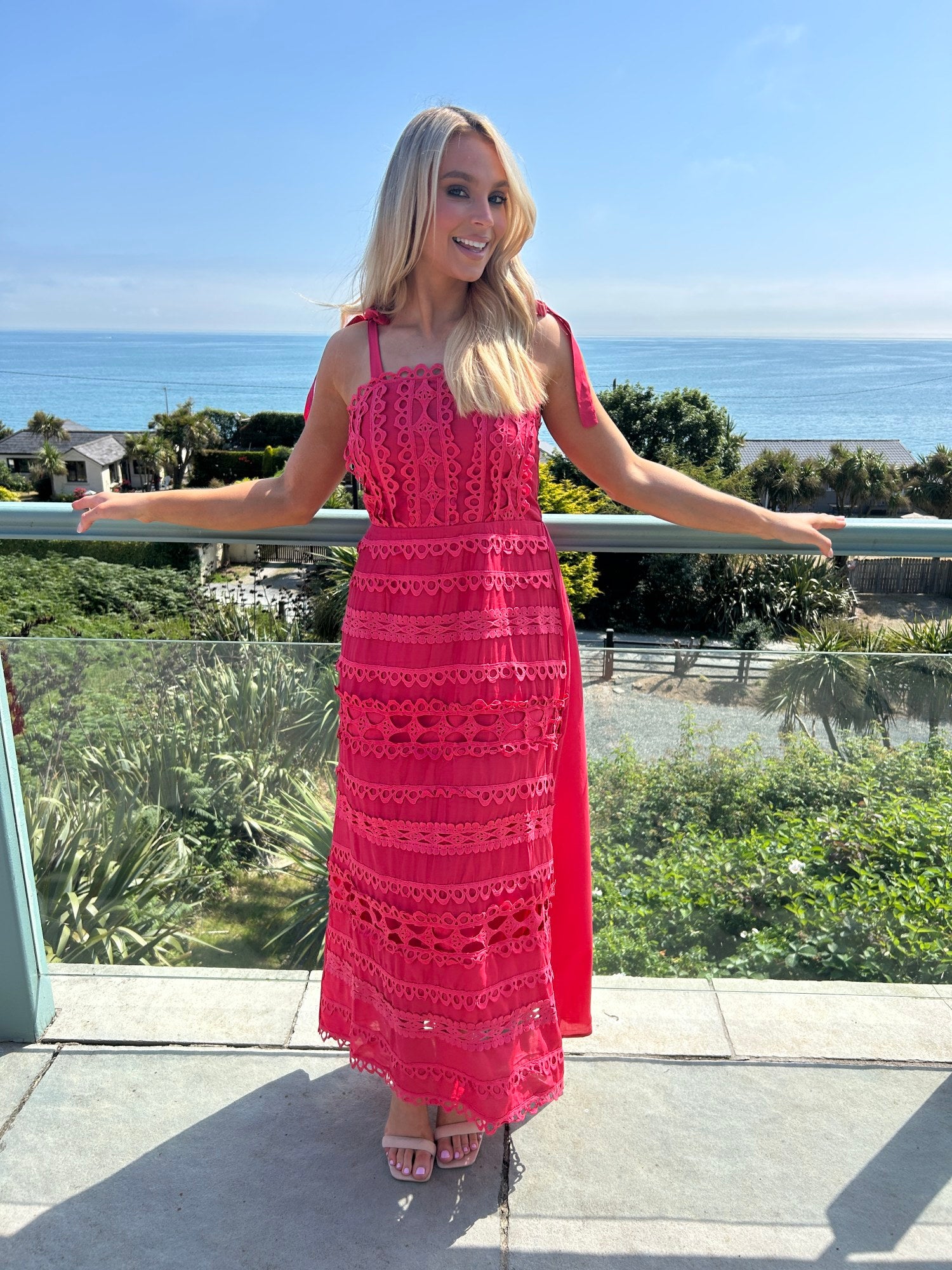 red lace midi dress with ruffles Color: RASARIO Online Boutique 42 (FR) / Red Timeless elegance in the Camille Red Lace Dress. Antonia Red Dress Ruby