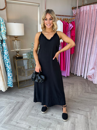 Giovanna Belted Dress In Black