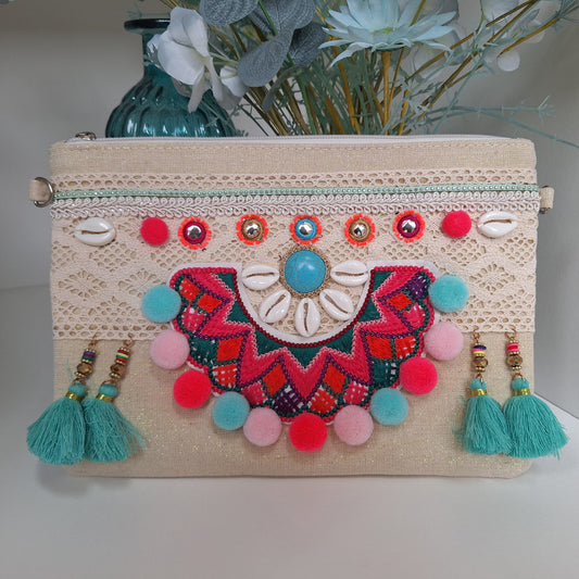 Pari Pom Pom Clutch