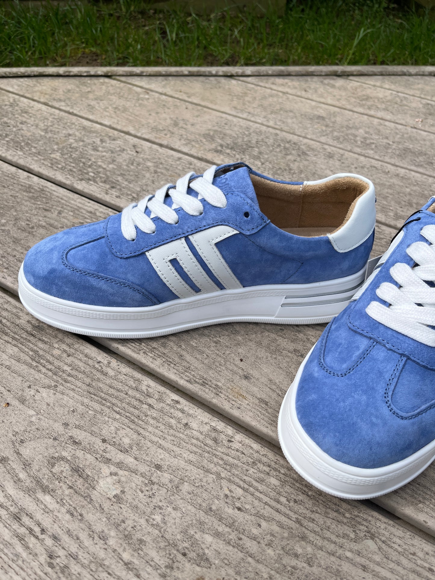 Azzure trainers