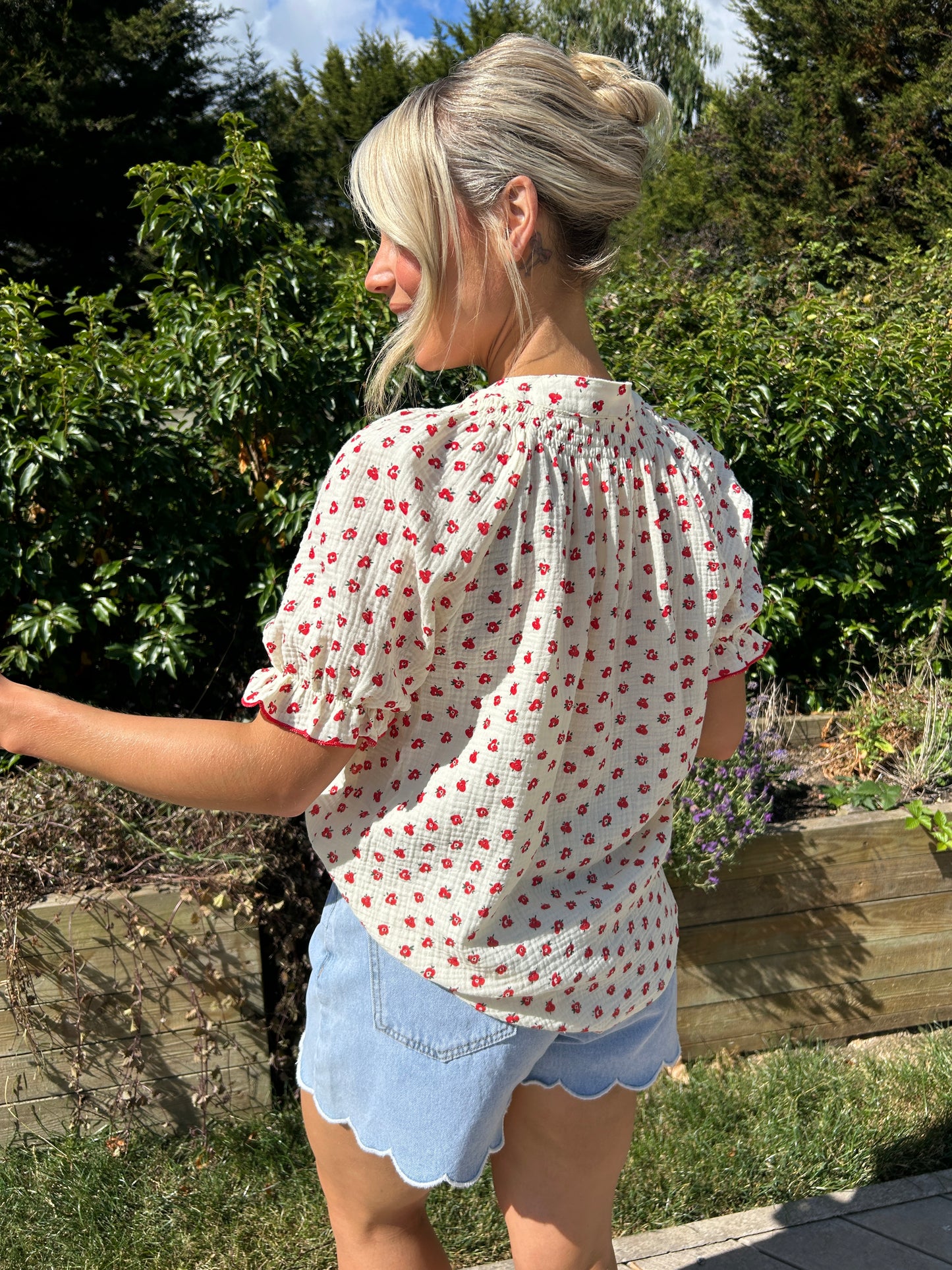 Flossy shirt