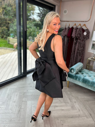 Feyre Bow Dress Black (Neat Fit)