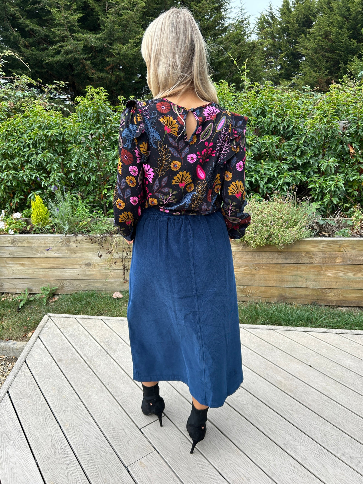 Deirdre Cord Skirt - Image 5