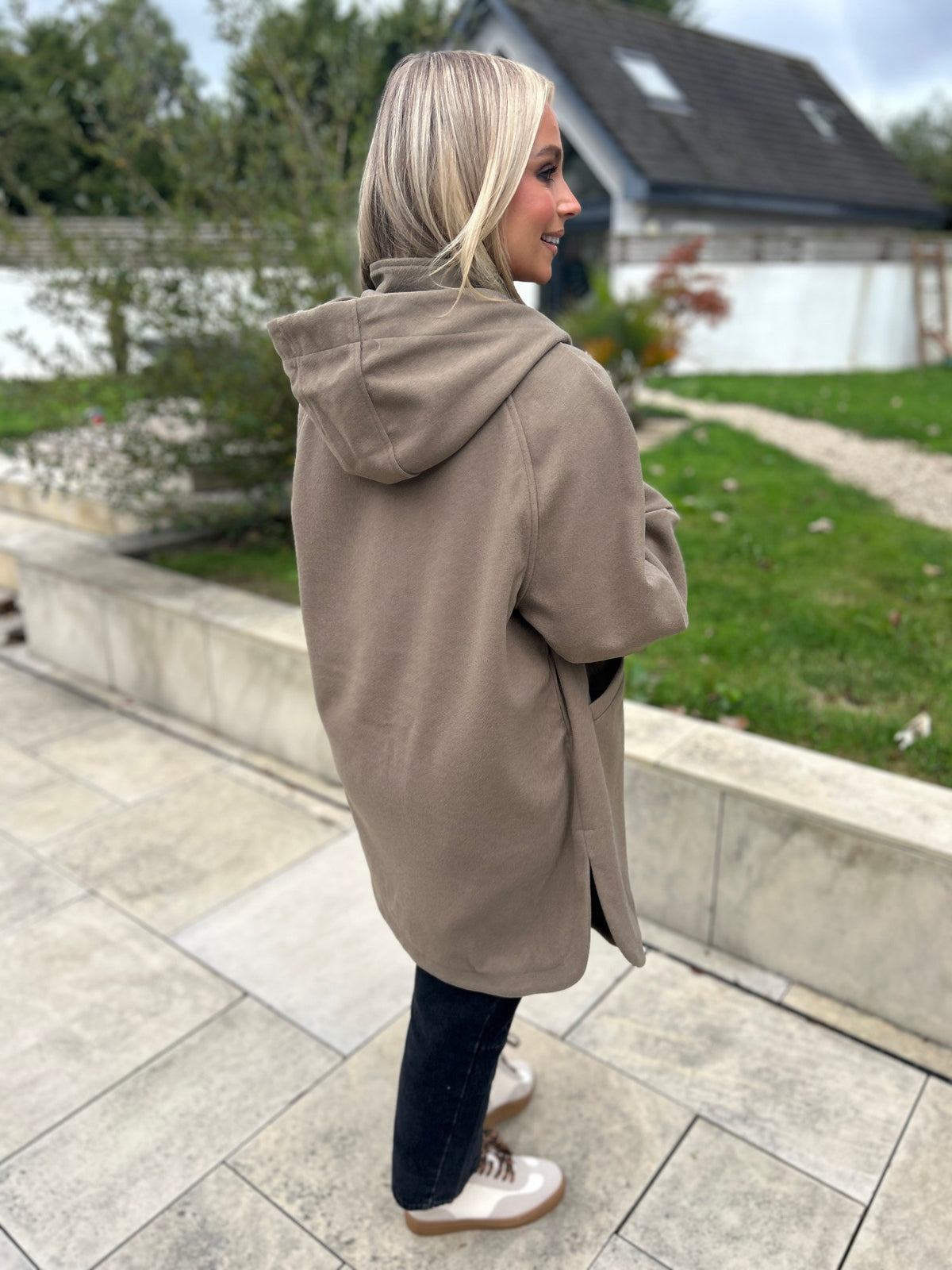 Joanna Coat Moss