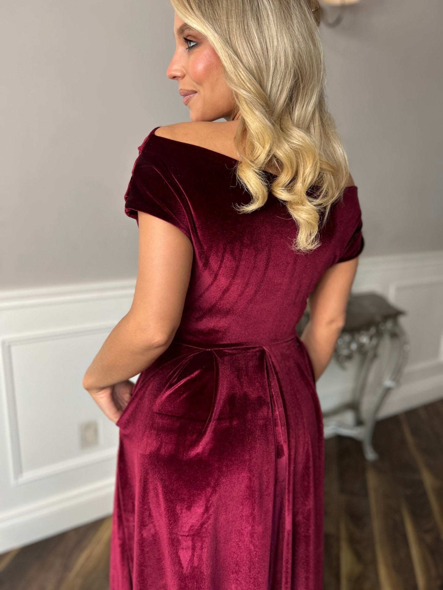 Betty Velvet Dress Berry  - Image 7