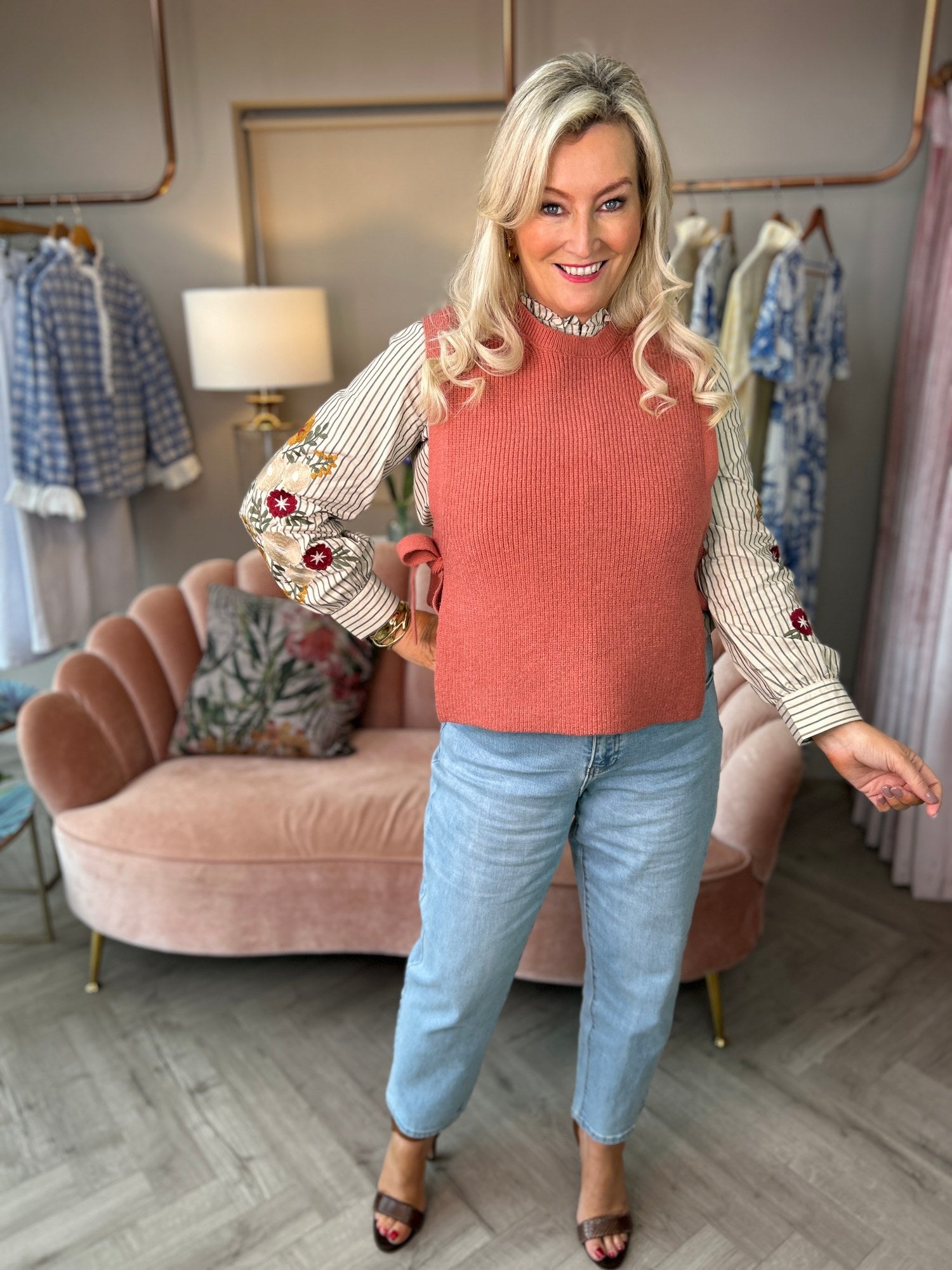 Cassidy Mom Jeans - Image 2