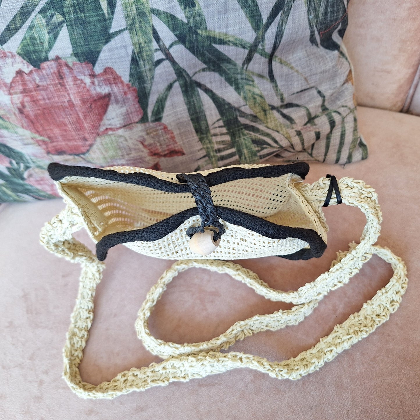 Ivory Raffia Round Bag