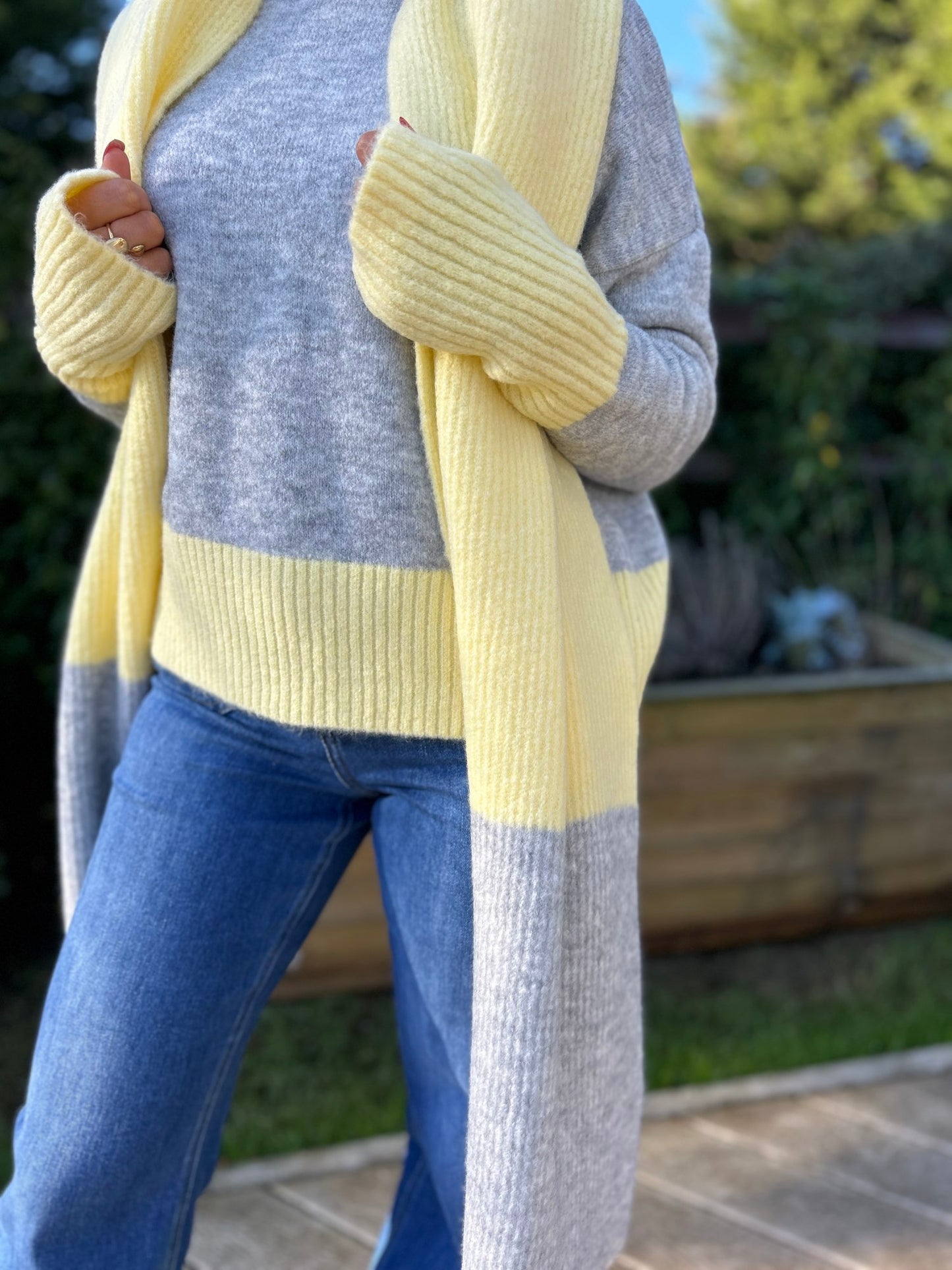 Amara Scarf - Image 2