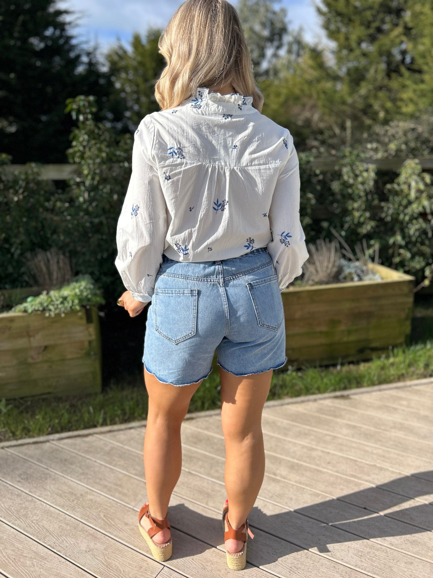 Amelia scallop denim shorts - Image 5