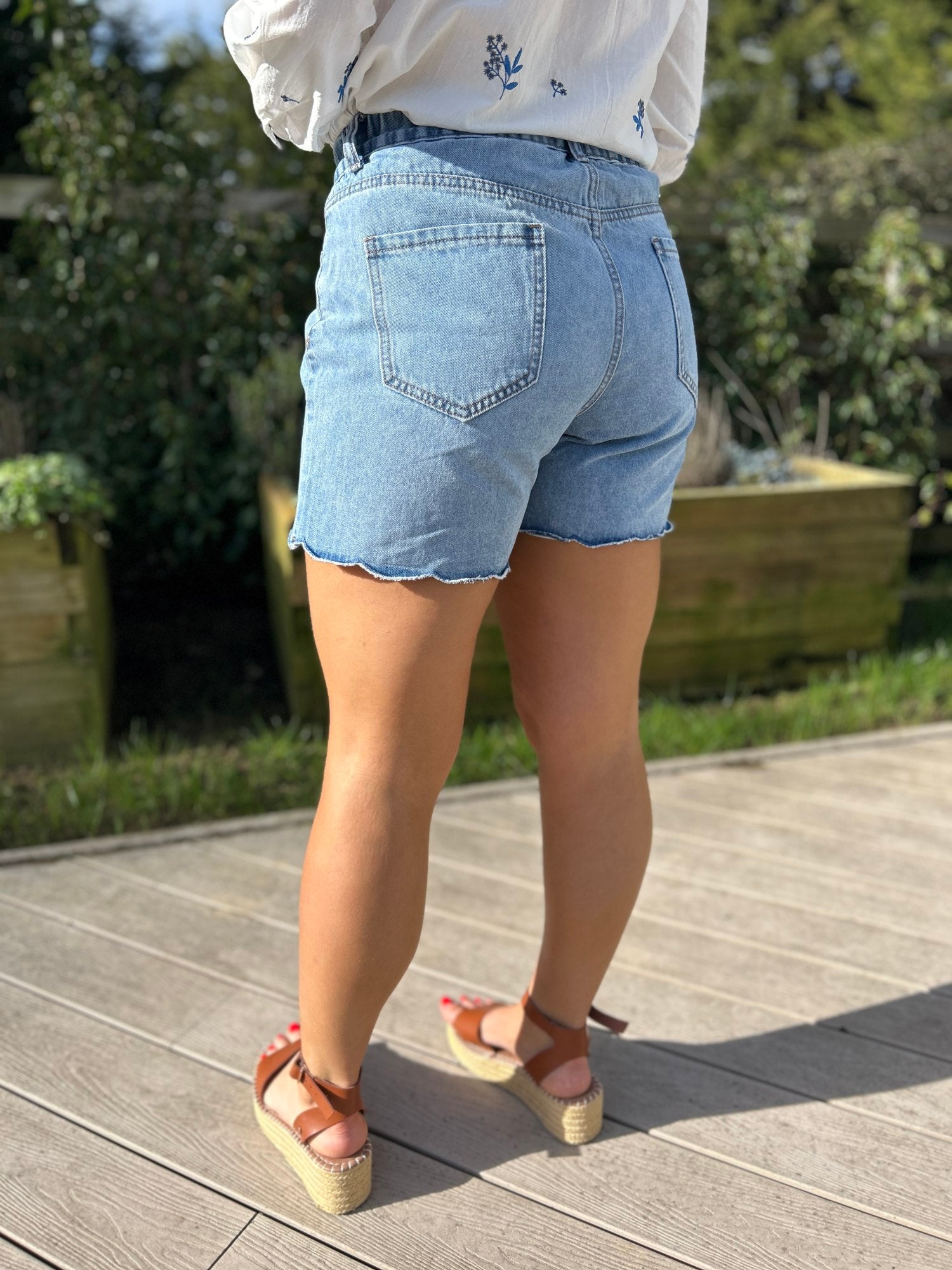 Amelia scallop denim shorts - Image 6