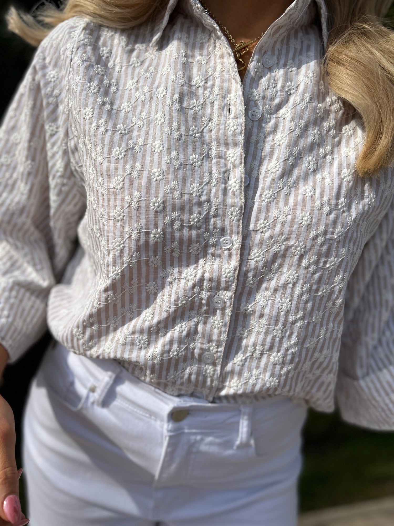 Raya Shirt Sand - Image 10