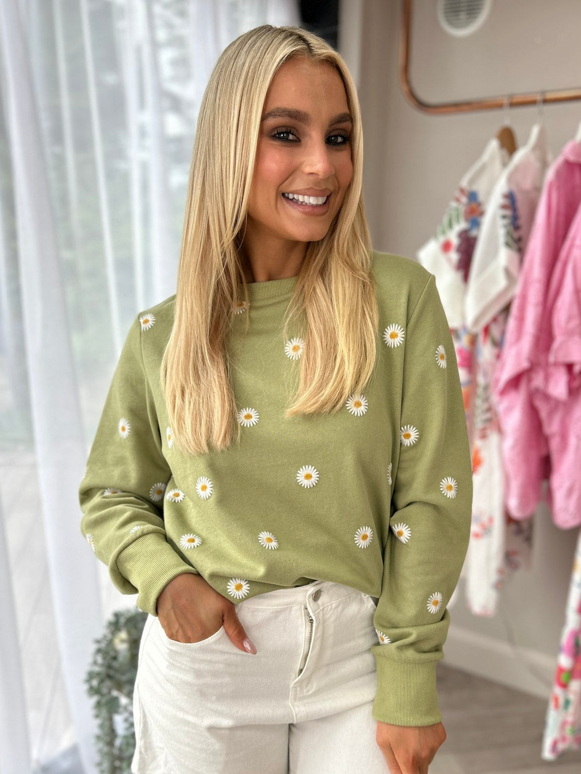 Quinn Sweatshirt Sage - Image unknown