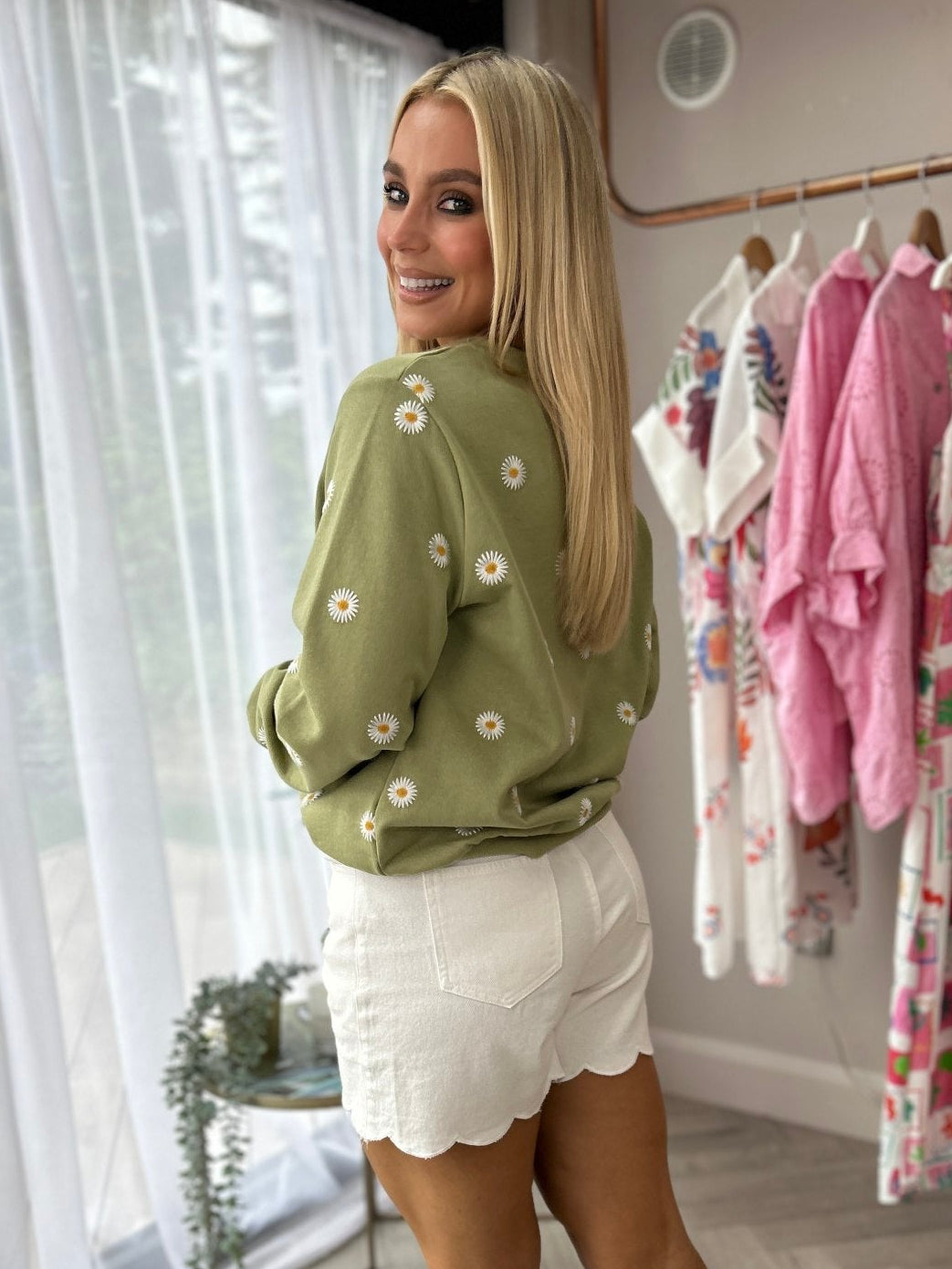 Quinn Sweatshirt Sage - Image 1