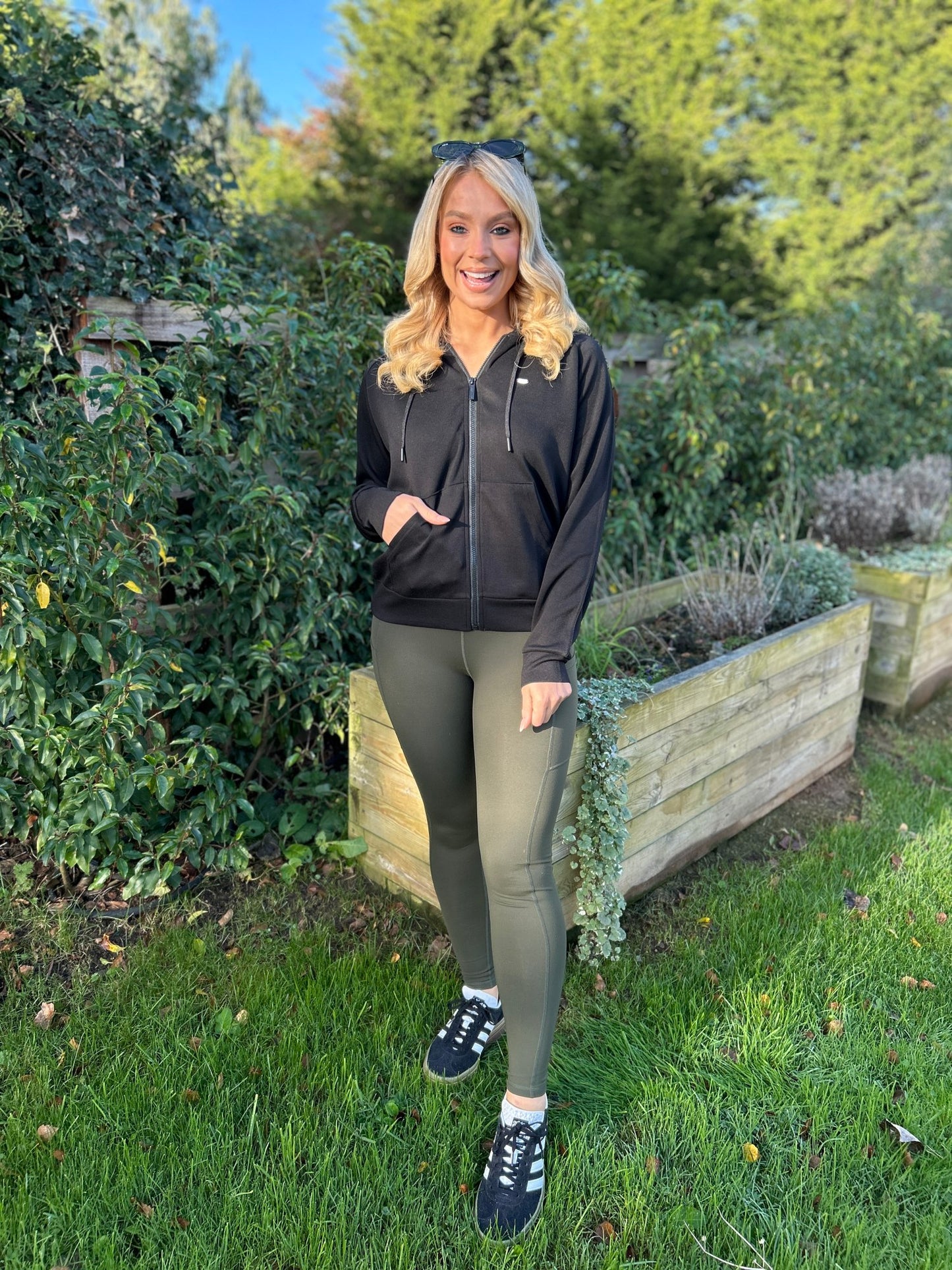 Madison Hoodie Black - Image 4