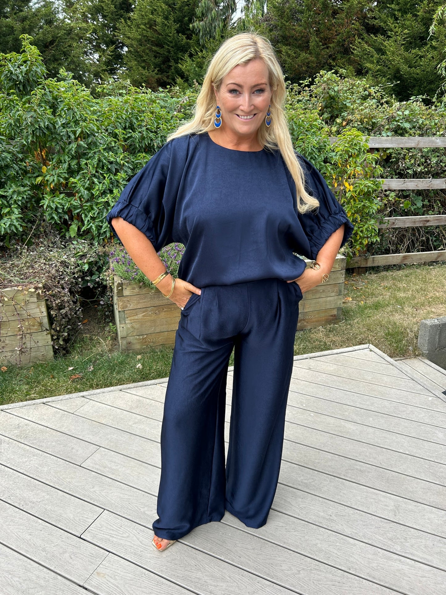 Lille Satin Top  Navy - Image 10