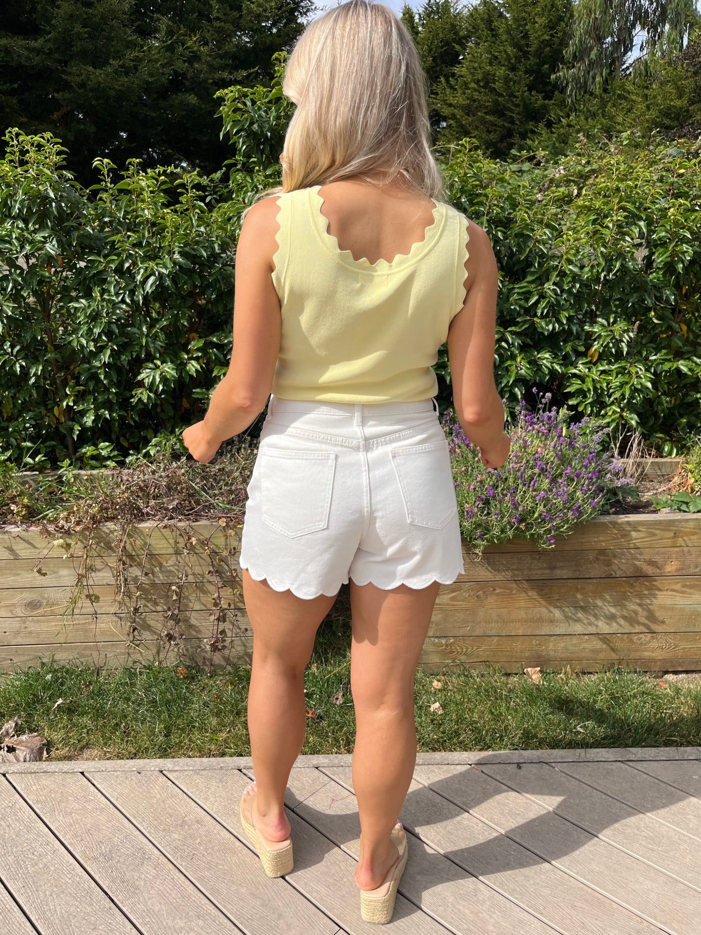 Sara Scallop Top Yellow