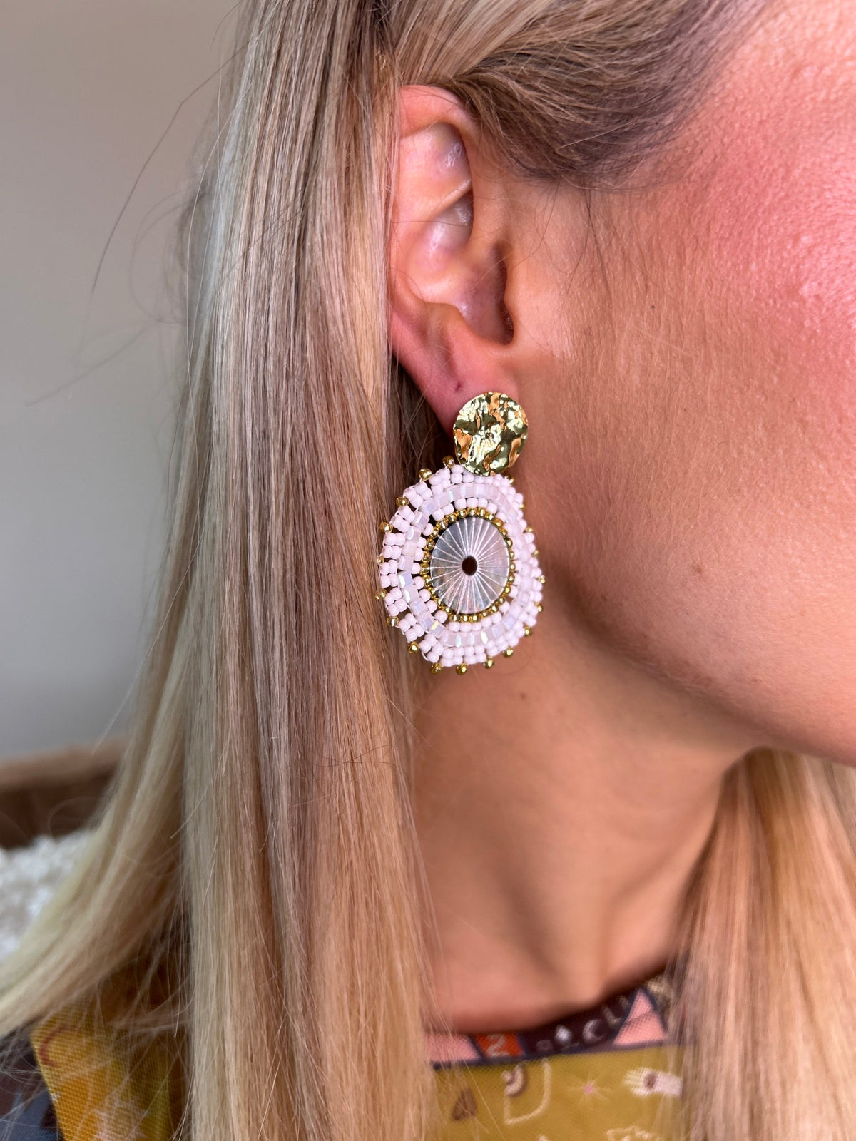 Sol Earring White