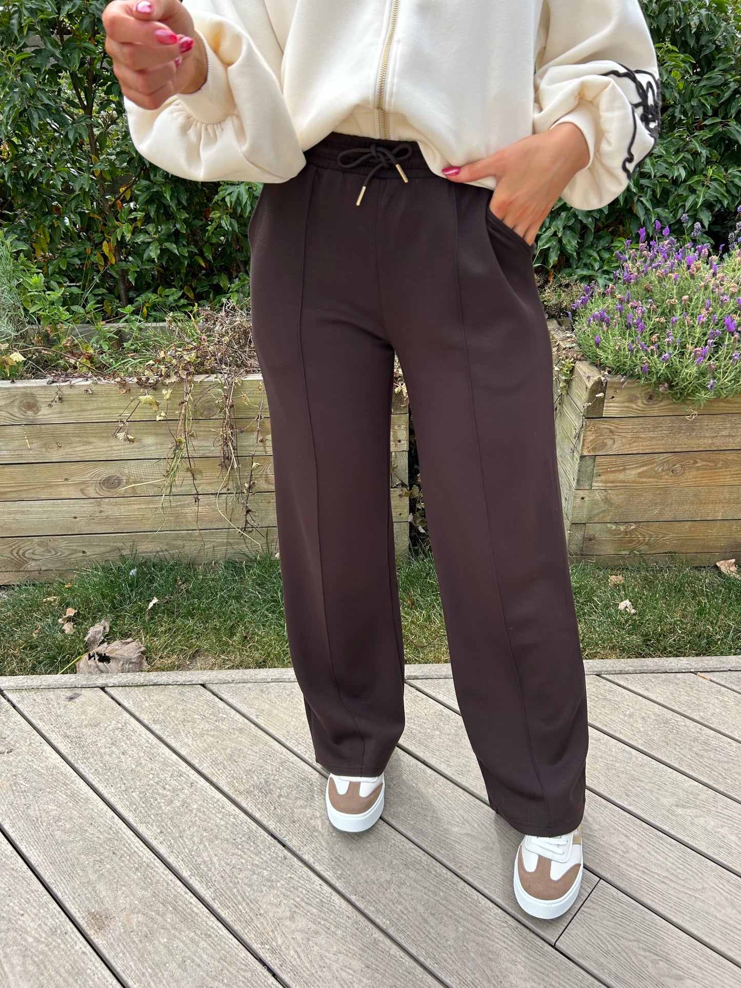 Wren Jogger Chocolate Regular - Image 2